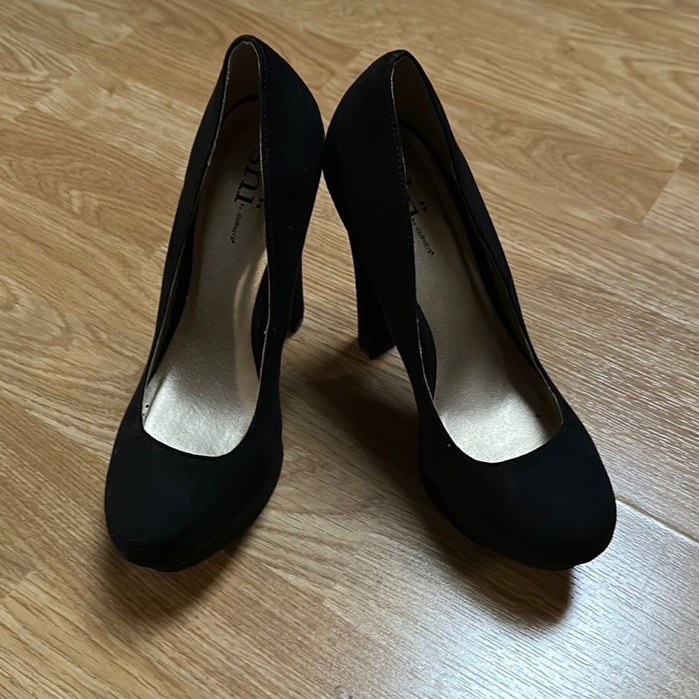 Black High heels by Journeys, worn once, in excellent condition, size 7